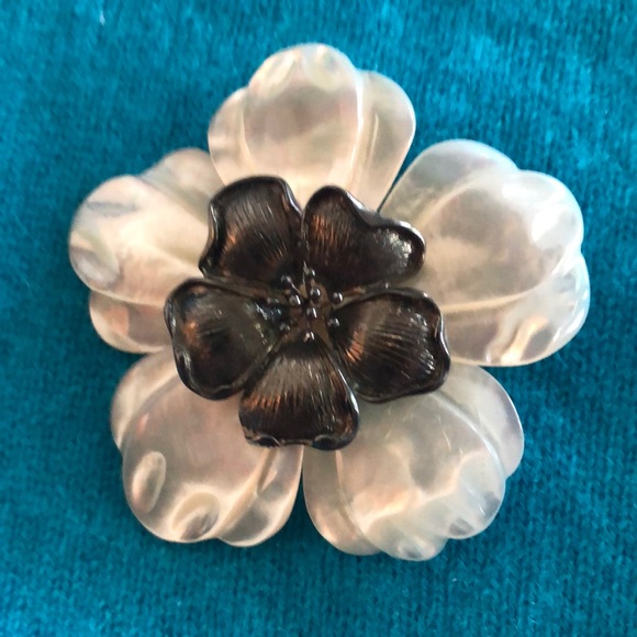 Jewelry - Mother of pearl carved flower brooch